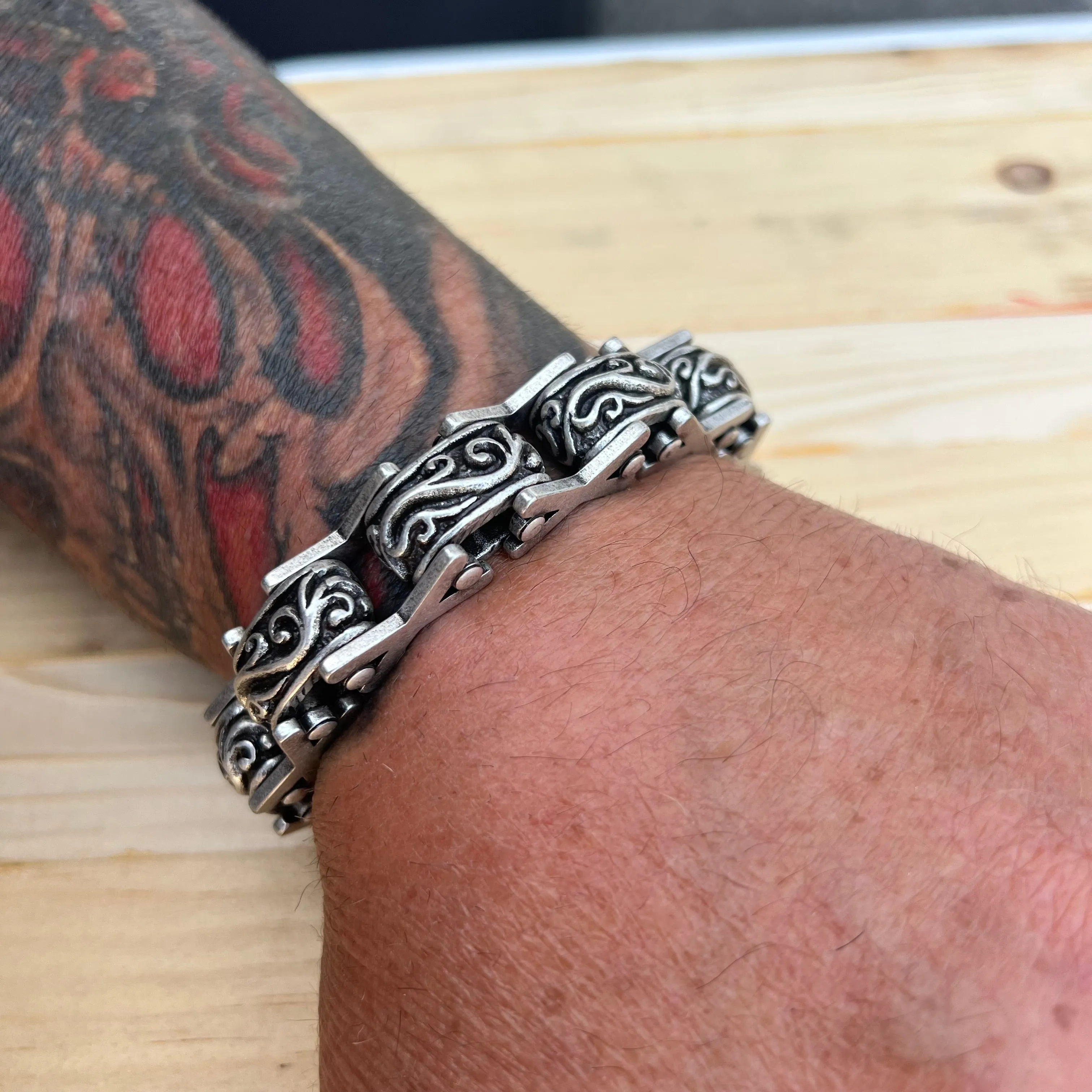 Crusader's Bracelet - Scrollwork - B108